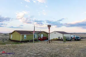9 Cradle Butte Rd, Rozet, WY 82727