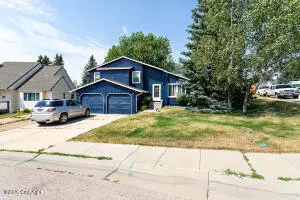 1112 Granite St W, Gillette, WY 82718
