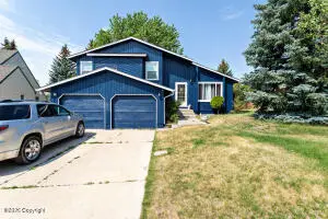 1112 Granite St W, Gillette, WY 82718 - #2