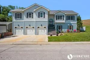 704 Fairway Dr, Gillette, WY 82718 - #1
