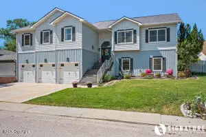 704 Fairway Dr, Gillette, WY 82718 - #2