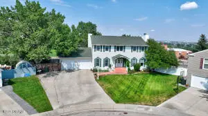1202 Hilltop Ct, Gillette, WY 82718