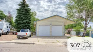 916 Elm Ave, Gillette, WY 82716 - #2