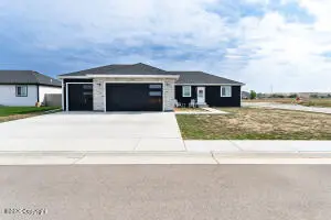 83 Saint Andrews Ln, Gillette, WY 82718