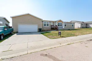 2402 Daybreak Dr, Gillette, WY 82718 - #2
