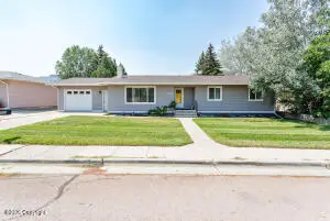 408 Hunt Ave, Gillette, WY 82716