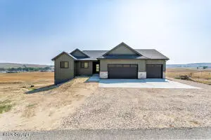 27 Sand Creek Dr, Buffalo, WY 82834
