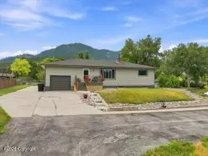 420 E Alden St E, Sundance, WY 82729