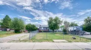 907 E E 4th St, Gillette, WY 82716