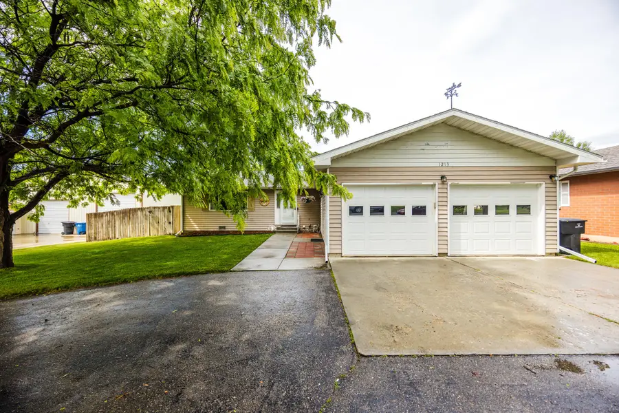 1213 E 3rd Avenue, Sheridan, WY 82801 - #2