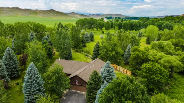 28 Apache Road, Clearmont, WY 82835