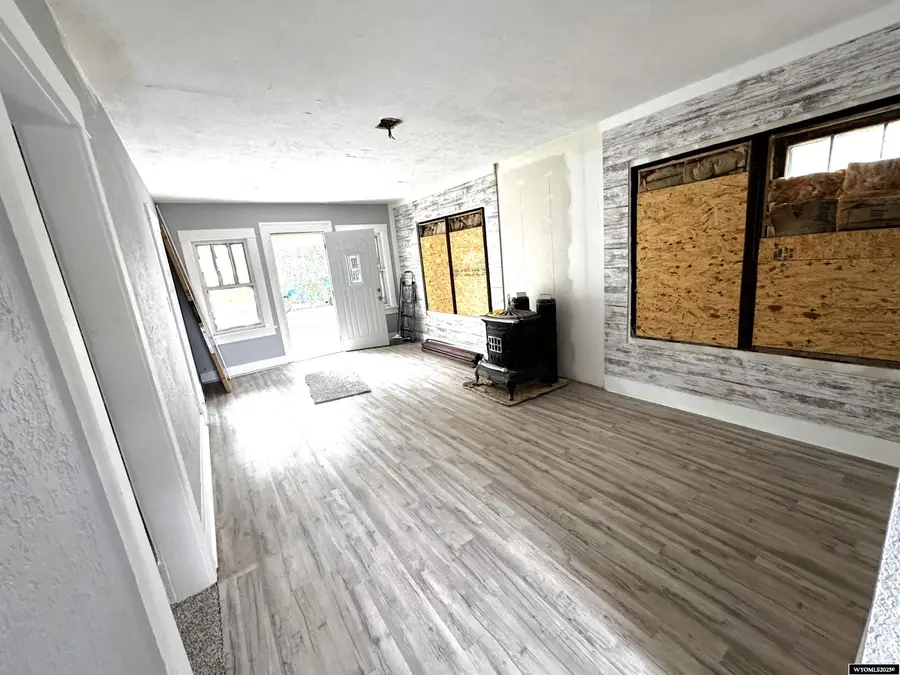 409 Clover Avenue, Lingle, WY 82223 - Image #2