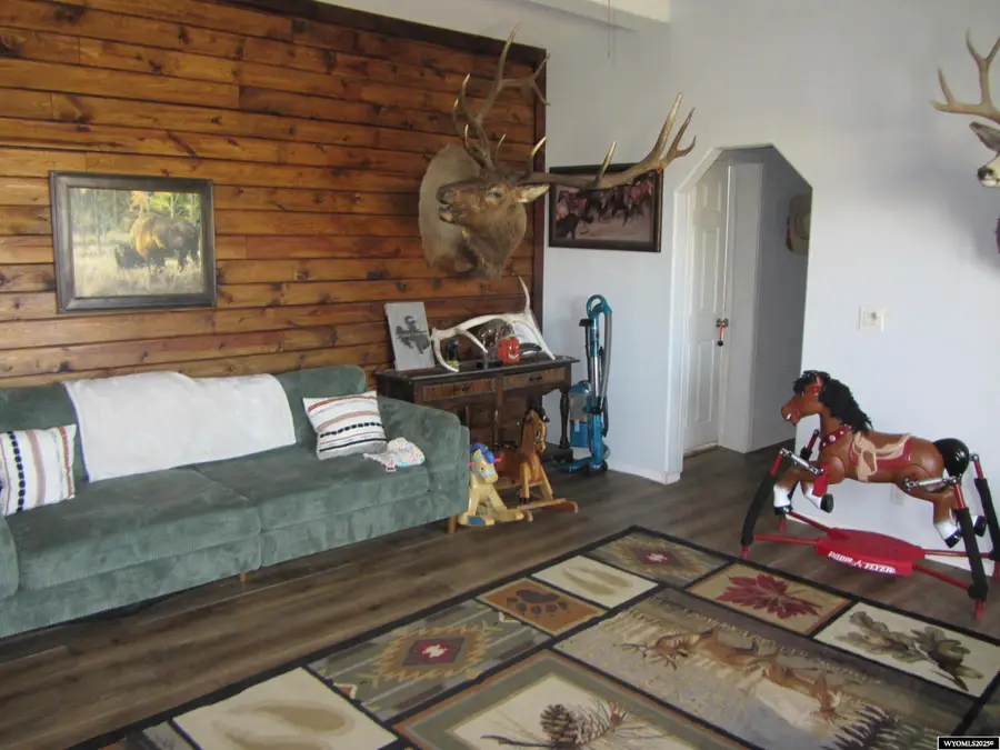 10502 North Park Avenue, Evansville, WY 82636 - Image #3