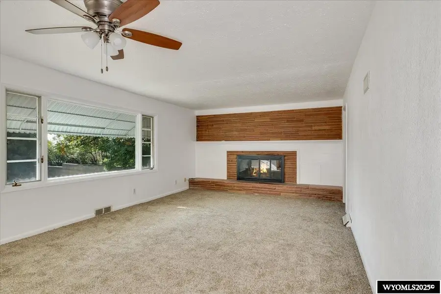 137 Loma Vista, Torrington, WY 82240 - Image #2