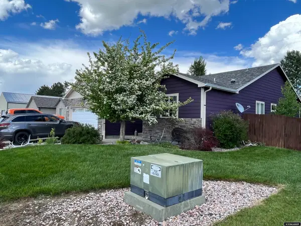 806 18th St, Wheatland, WY 82201
