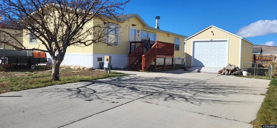 805 Apple ST, Rawlins, WY 82301 - Image #2