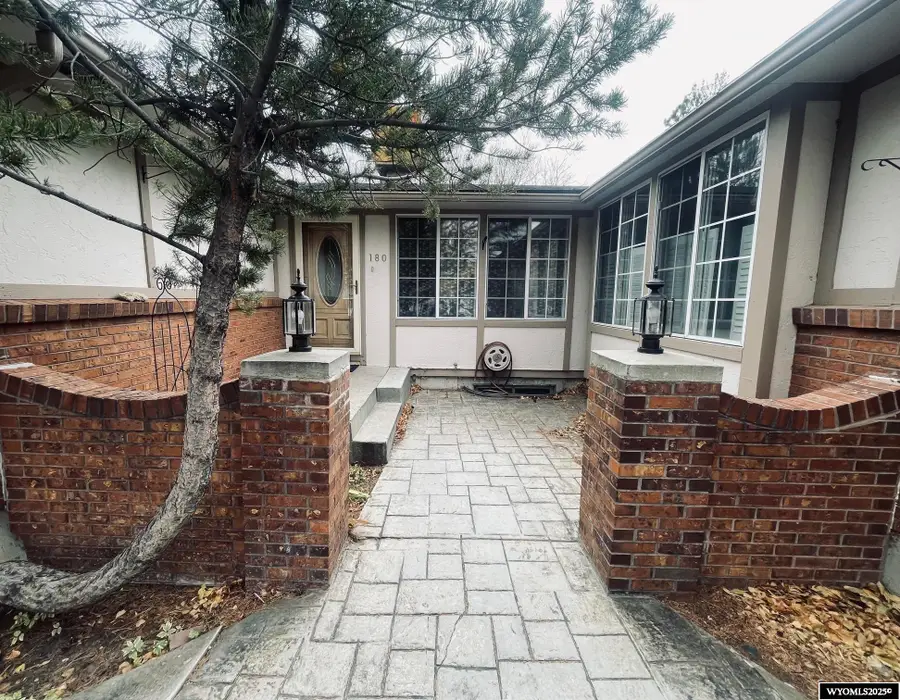 180 Grandview Drive, Green River, WY 82901 - Image #2