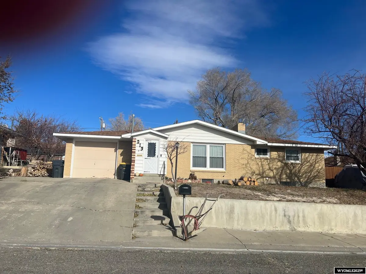 213 E Kendrick Street, Rawlins, WY 82301 - Image #1