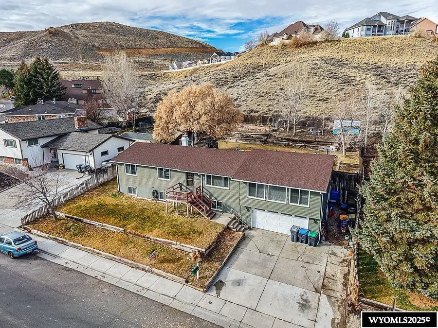 1225 Apache Avenue, Green River, WY 82901-5426 - Image #2