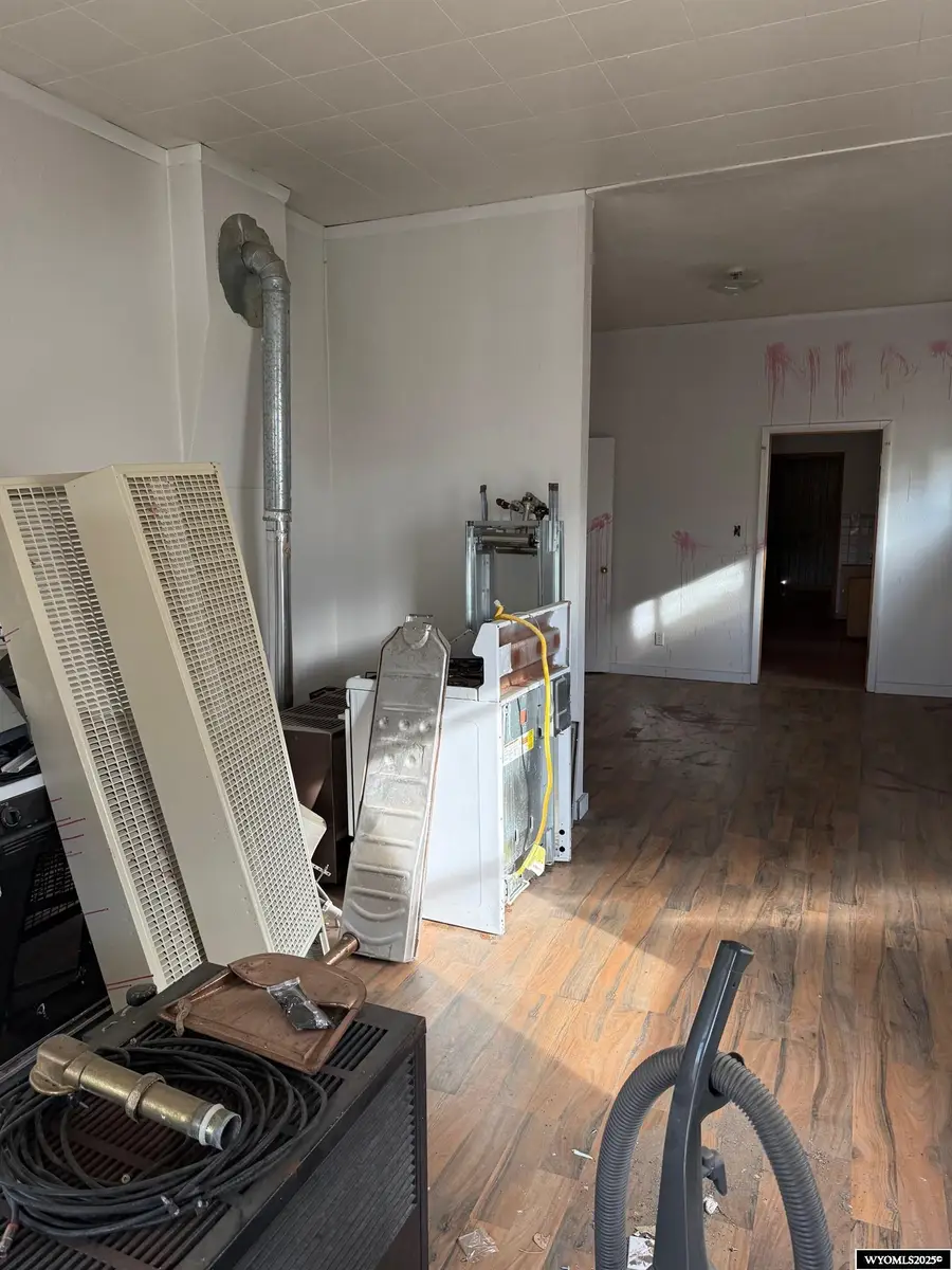 737 Massachusetts Ave, Rock Springs, WY 82901-6769 - Image #2