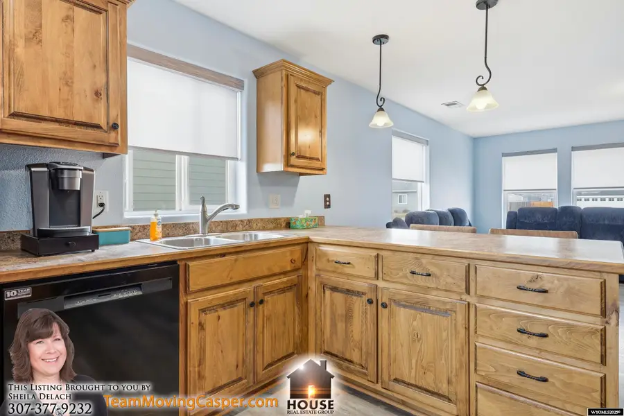 737 Reshaw Circle, Evansville, WY 82636 - Image #3