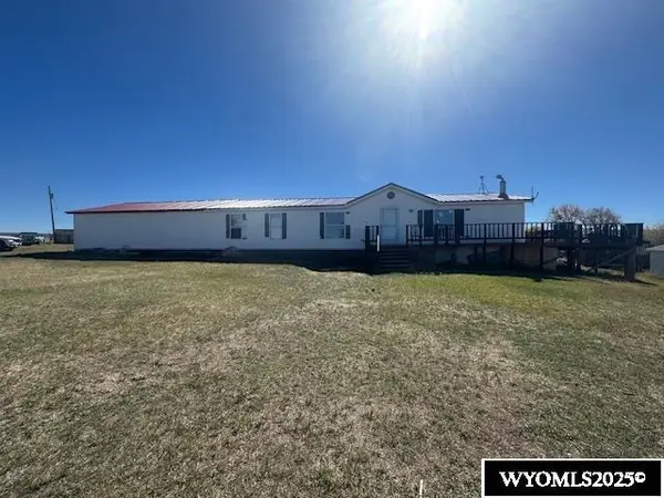 2734 COUNTY ROAD 279, Robertson, WY 82944