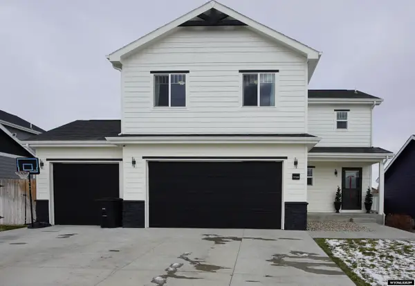 5250 River Crossing Avenue, Mills, WY 82604