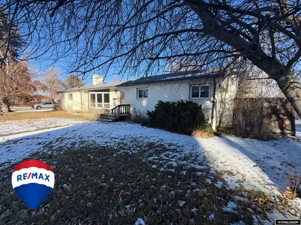 685 Cedar St, Lander, WY 82520-000