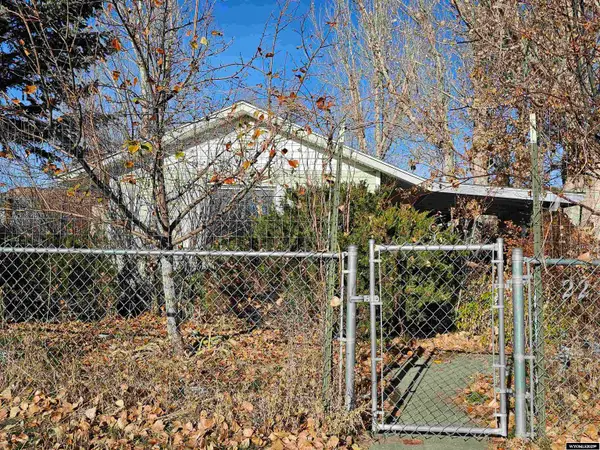 220 E Broadway St, Thermopolis, WY 82443