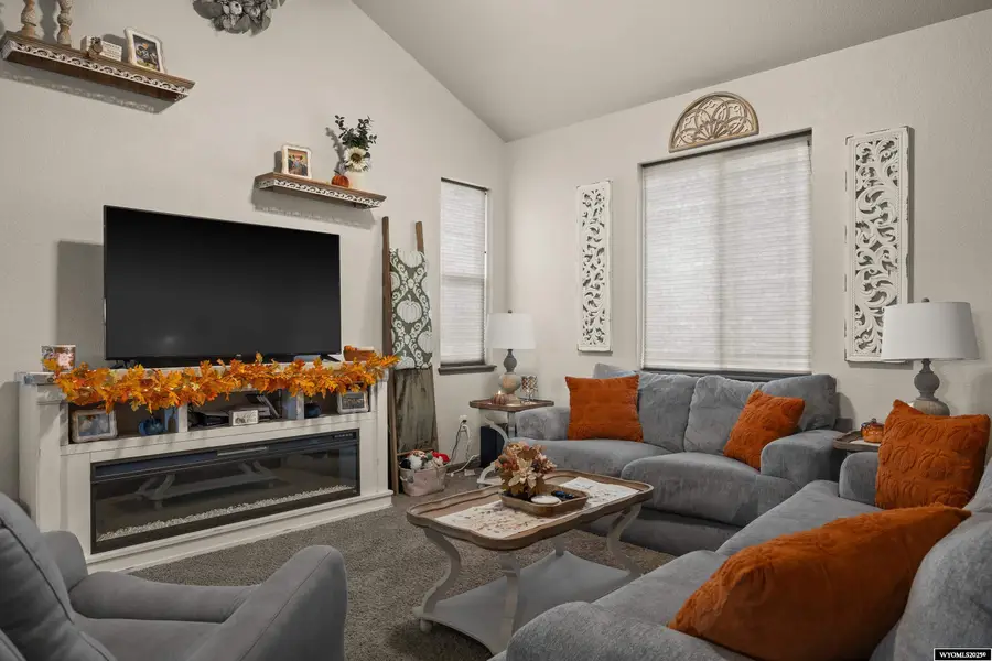 4858 Pontiac Street, Mills, WY 82644 - Image #2