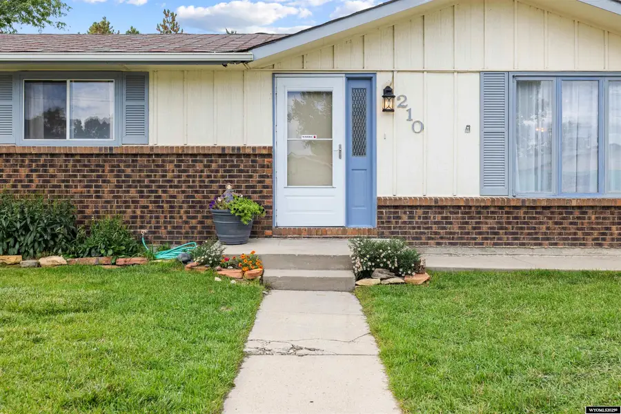 210 Daffodil St, Casper, WY 82604 - Image #2