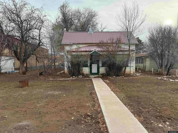 635 Big Horn Street, Thermopolis, WY 82443