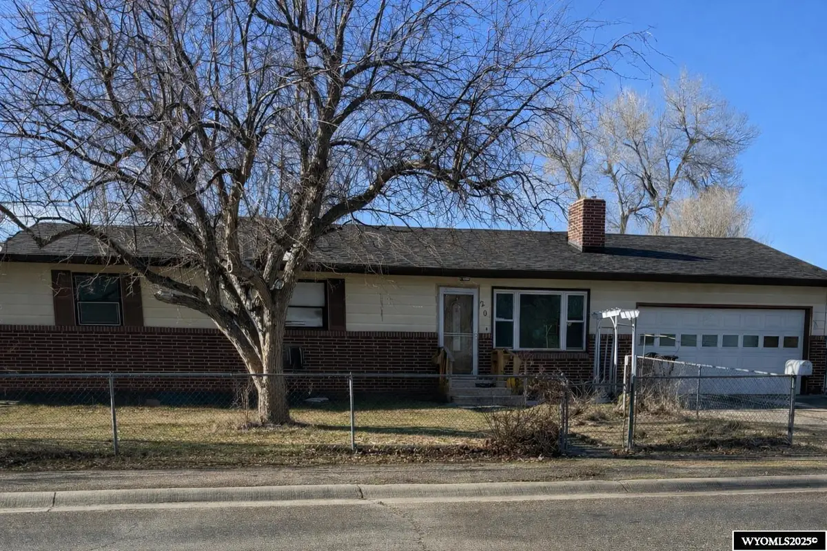 20 S 5th Avenue, Mills, WY 82604 - Image #1