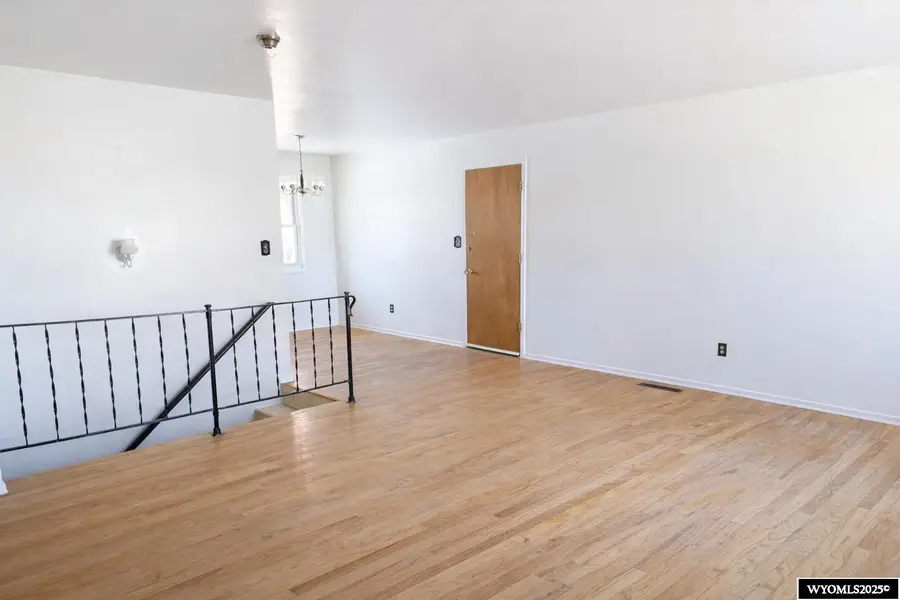 20 S 5th Avenue, Mills, WY 82604 - Image #3