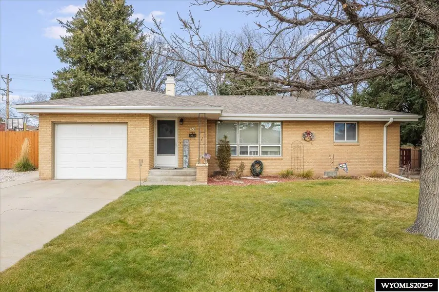 1920 Davis Avenue, Gering, NE 69341 - Image #2