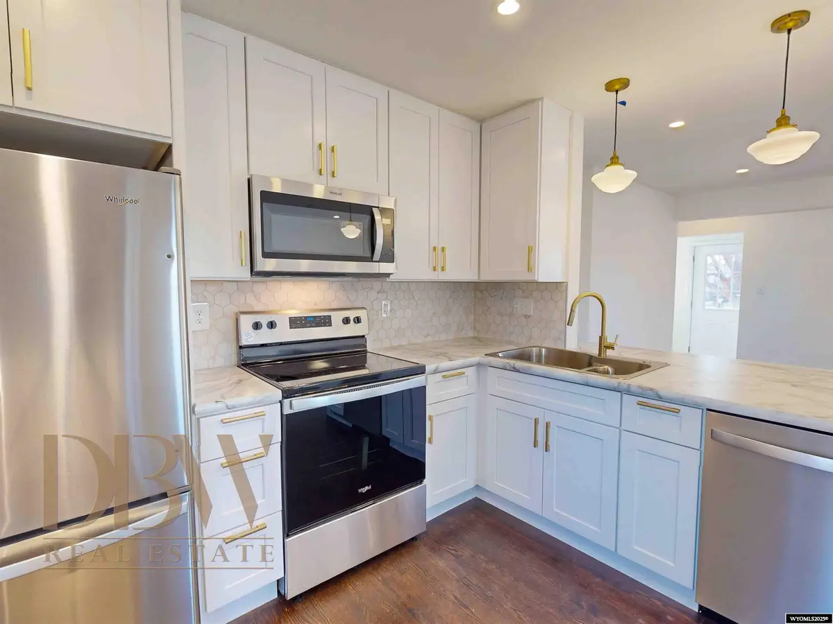 1044 Warren St, Thermopolis, WY 82443 - Image #1