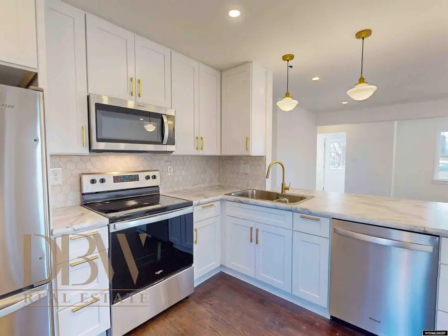 1044 Warren St, Thermopolis, WY 82443 - Image #2