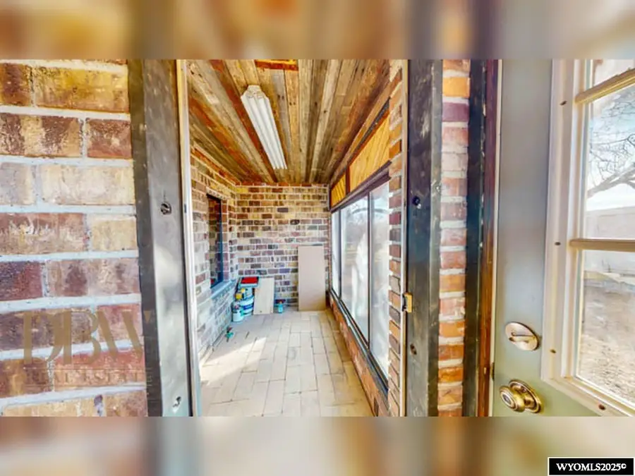 1126 Amoretti St, Thermopolis, WY 82443-2719 - Image #3