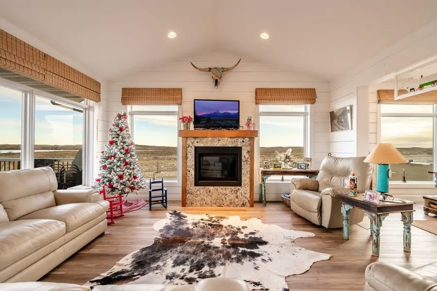 105 Lake DeSmet Road, Buffalo, WY 82834 - Image #2