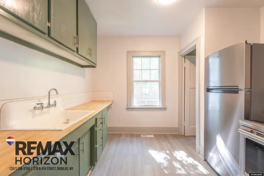 208 S 4th Street, Douglas, WY 82633 - Image #3