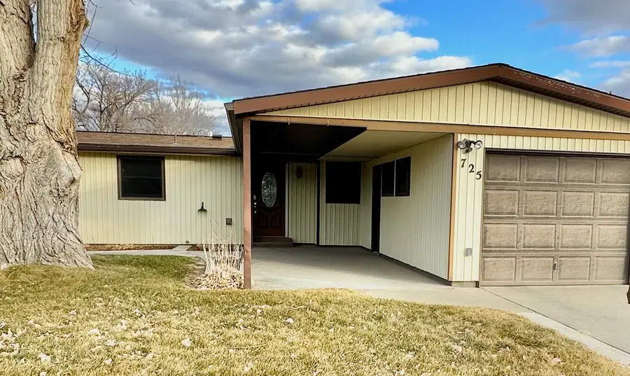 725 S 15th Street, Worland, WY 82401-4113 - #3