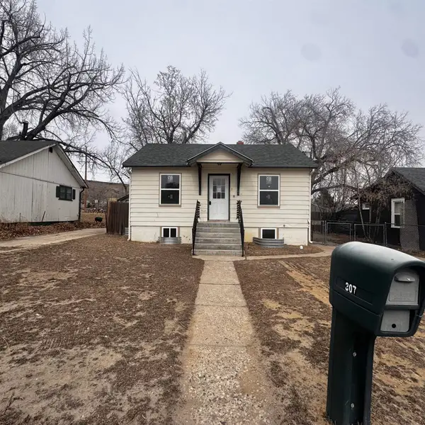 307 E Walnut Street, Rawlins, WY 82301