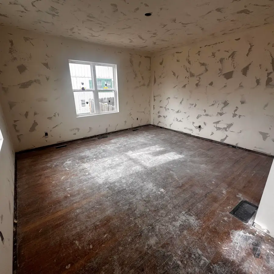 307 E Walnut Street, Rawlins, WY 82301 - #2