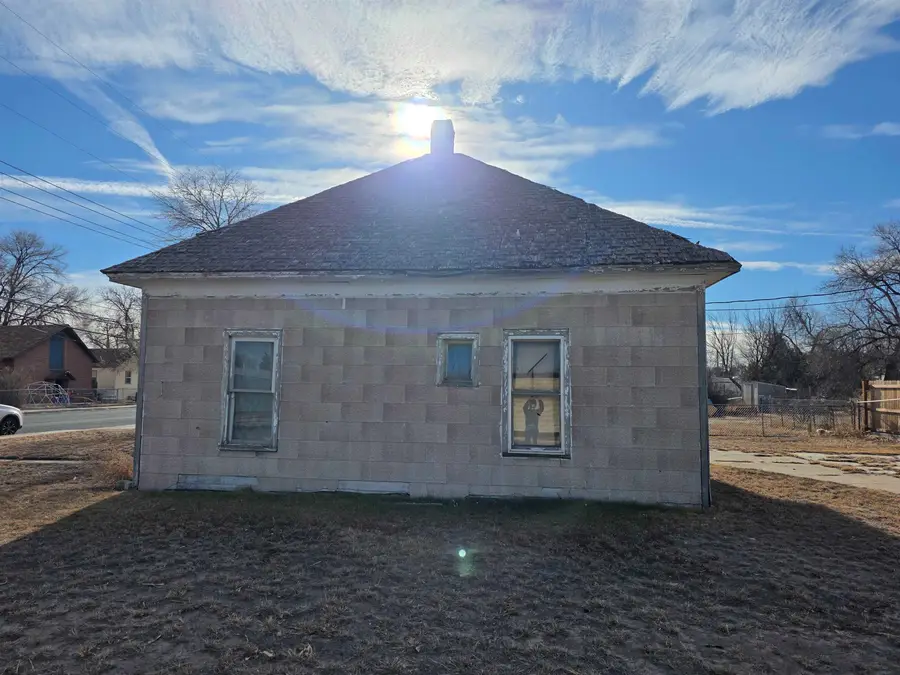 1796 W C Street, Torrington, WY 82240 - #3