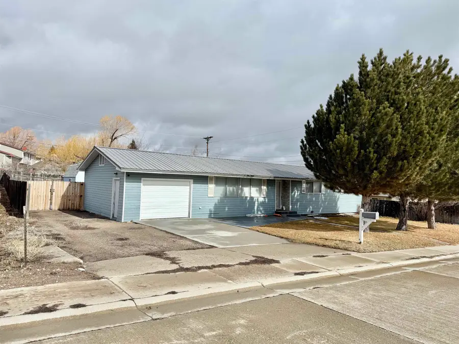 905 Elk Street, Kemmerer, WY 83101 - #3