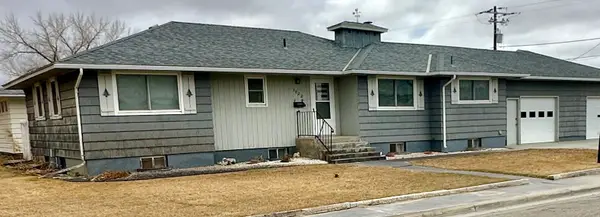 1022 Russell Avenue, Worland, WY 82401-4014