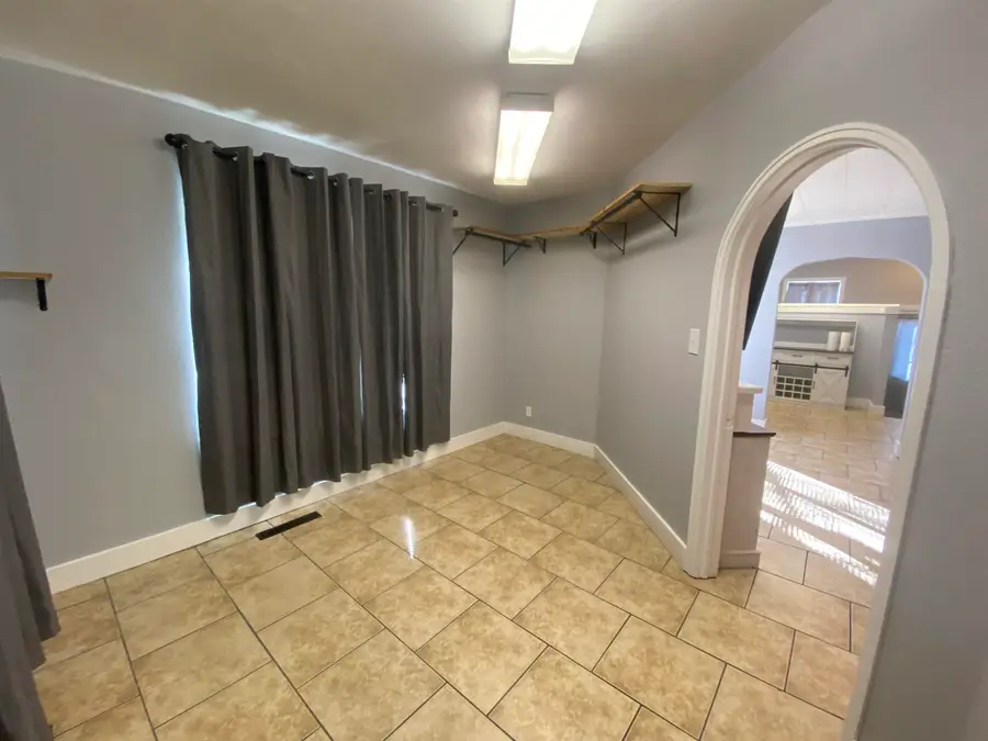 220 N 8th W, Riverton, WY 82501 - #3