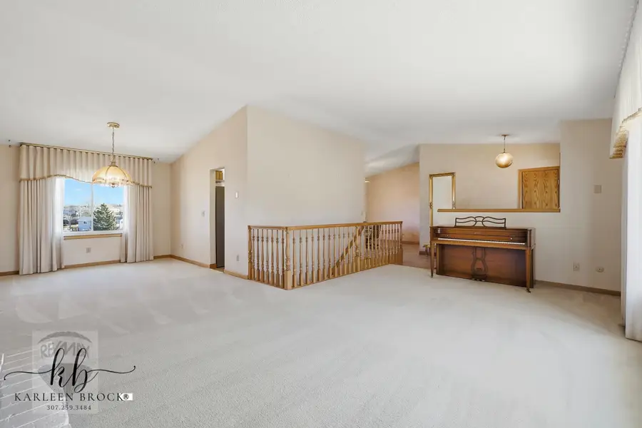 3805 Ridgecrest Dr, Casper, WY 82604 - #3