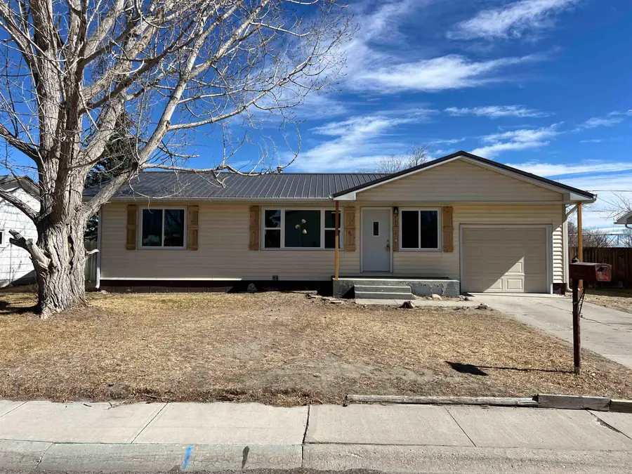 713 N 16th Street E, Riverton, WY 82501 - #2