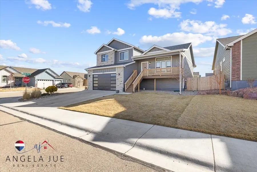 3673 Red Wolf Dr, Casper, WY 82604 - #2